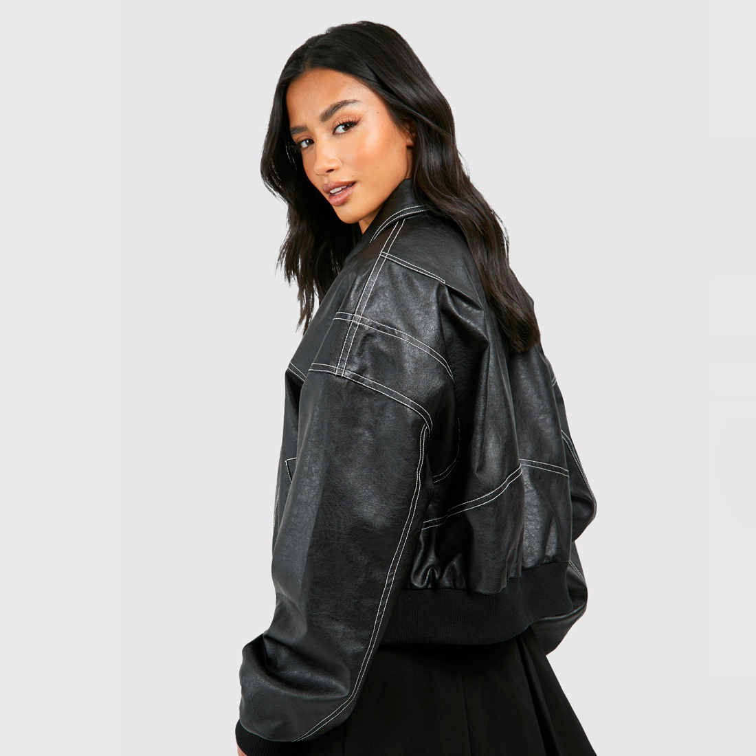 Izabele Atelier™ | Przeskalowana czerwona skórzana kurtka